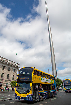 Republik Irland, Dublin - The Spire (Denkmal des Lichts) von 2002, Hoehe 123m, O Connell Street, Stadtzentrum, links General Post Office