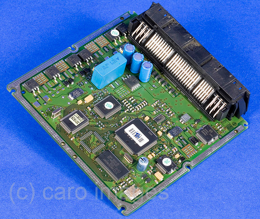0KN070130D074CARO.JPG