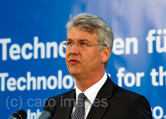 EJH11050464CARO.JPG