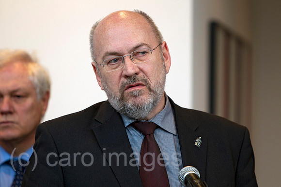 EJH11020008CARO.JPG