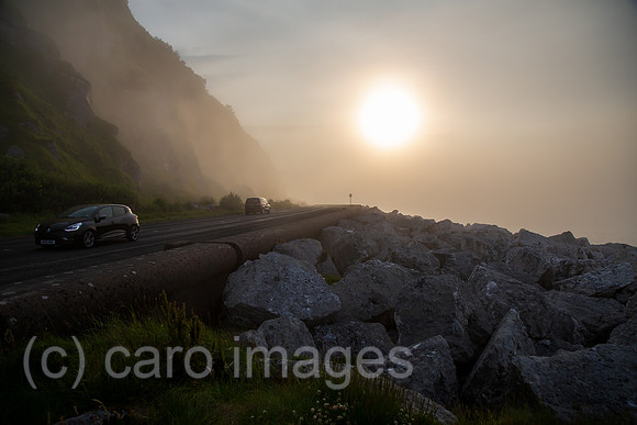 Grossbritannien, Nordirland, Glenarm - Landstrasse an der Kueste der Irischen See
