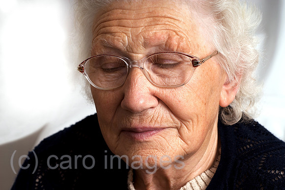 00N081111D830CAROE.JPG