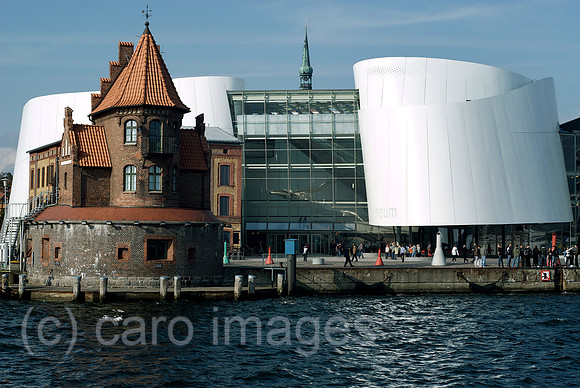 00N090330D095CAROE.JPG