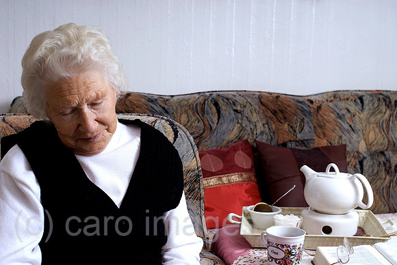 00N081112D414CAROE.JPG