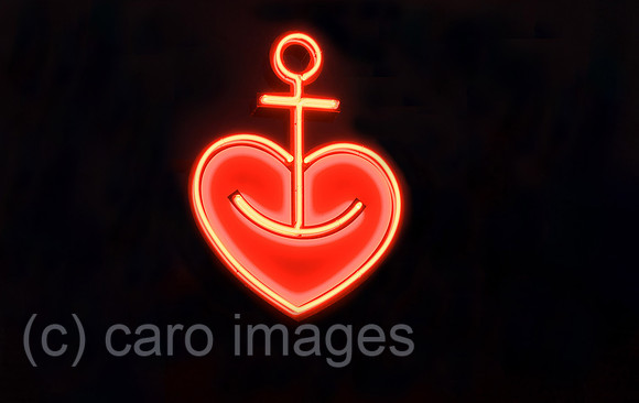 00N090506D025CAROE.JPG