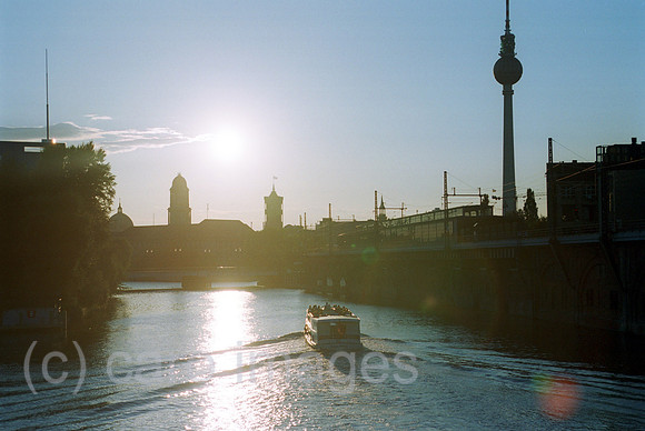 00M091125CARO.JPG