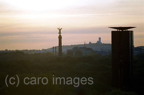00M100112CARO.JPG