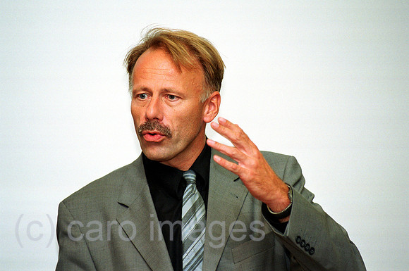 00M099016CARO.JPG