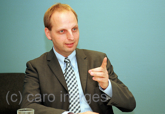 00M100024CARO.JPG