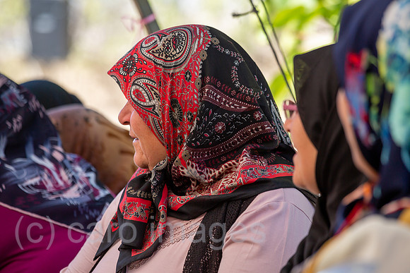 Tuerkei, Bogazkoey Sarıyahsi - aeltere Frauen (getrennt von den Maennern) bei traditioneller Hochzeit auf dem Dorf in Anatolien