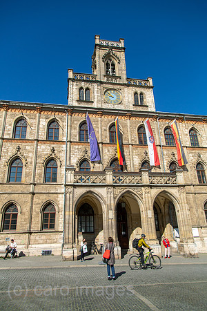 Deutschland, Weimar - Das Weimarer Rathaus (1841) im Neugotik-Baustil am Markt