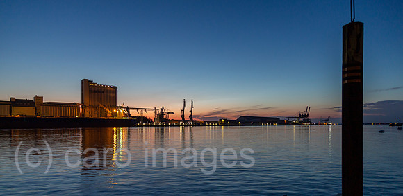 Deutschland, Brake - J. MUELLER Aktiengesellschaft, Spezialspedition mit eigenem Hafen an der Unterweser