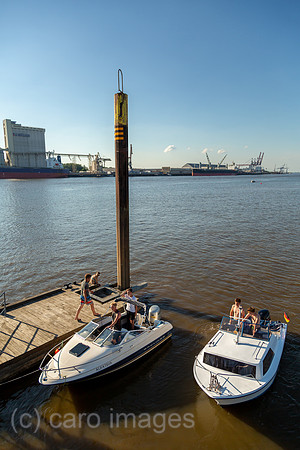Deutschland, Harriersand - Bootsanleger auf Harriersand, Flussinsel in der Unterweser gegenueber der Stadt Brake