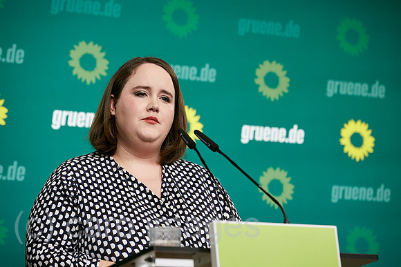 Berlin, Deutschland - Die Bundesvorsitzende Ricarda Lang von BUENDNIS 90/DIE GRUENEN bei einer Pressekonferenz.