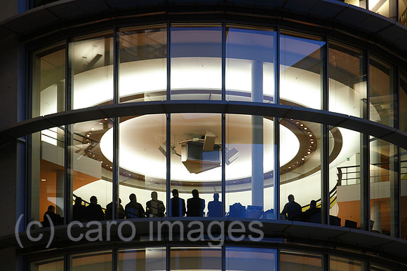 00P071107D004CAROE.JPG