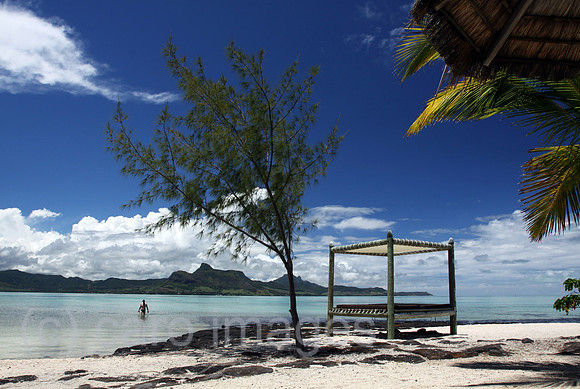 0AT111207D046CAROE.JPG