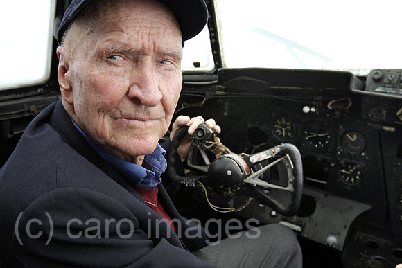 00U090513D004CAROE.JPG