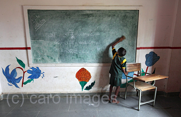 00U090626D096CAROE.JPG