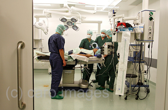 00U081007D076CAROE.JPG