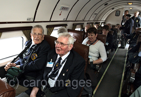 00U090511D016CAROE.JPG