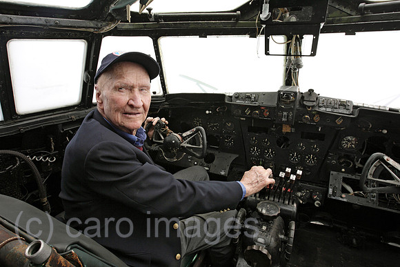 00U090513D003CAROE.JPG
