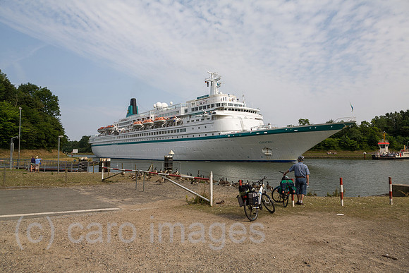 0PR140720D005CAROE.JPG