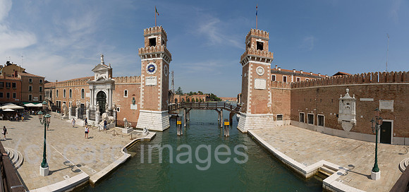 0PR150815D002CAROE.JPG