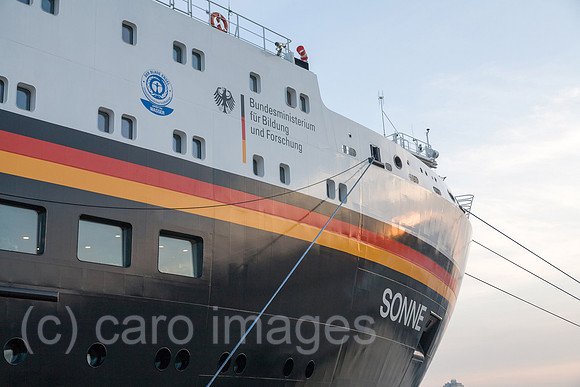 0PR141127D020CAROE.JPG
