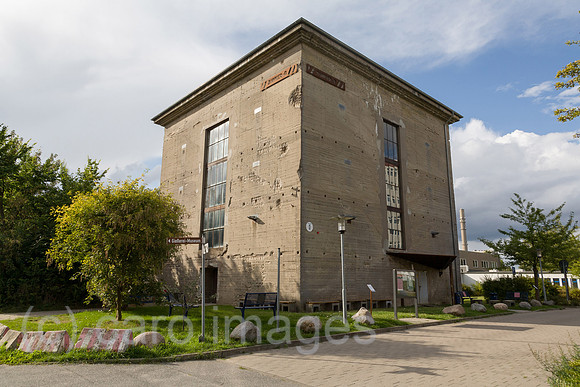 0PR140823D027CAROE.JPG