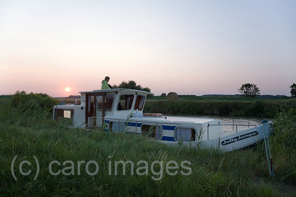 0PR130715D002CAROE.JPG