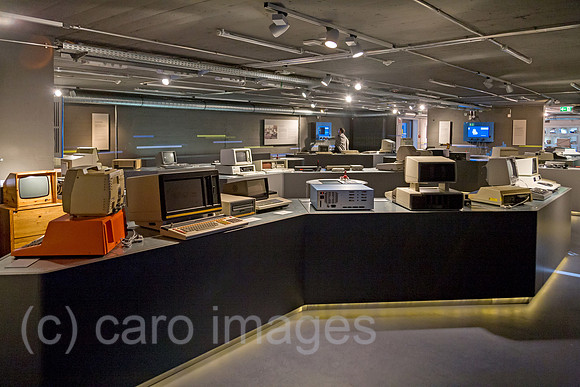 0PR140823D025CAROE.JPG