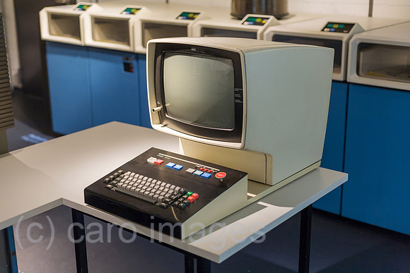 0PR140823D014CAROE.JPG