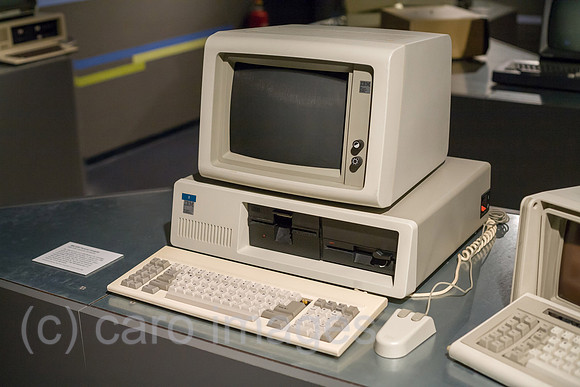 0PR140823D019CAROE.JPG