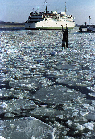 00S870303A125CAROE.JPG
