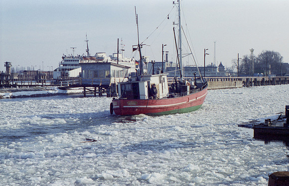 00S870303A117CAROE.JPG