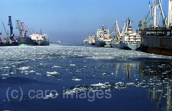 00S870303A123CAROE.JPG