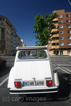 00S060819D004CARO.JPG