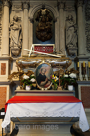 00A080425D110CAROE.JPG