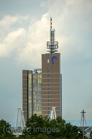 Deutschland, Hannover - Deutsche Messe AG, Blick auf zentrales Hochhaus auf dem Messegelaende