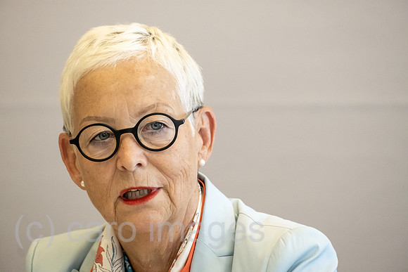 Deutschland, Bremen - Ellen Lundershausen, Vizepraesidentin der Bundesaerztekammer, PK beim Deutschen Aerztetag (jaehrliche Hauptversammlung des Parlaments der Aerzteschaft)