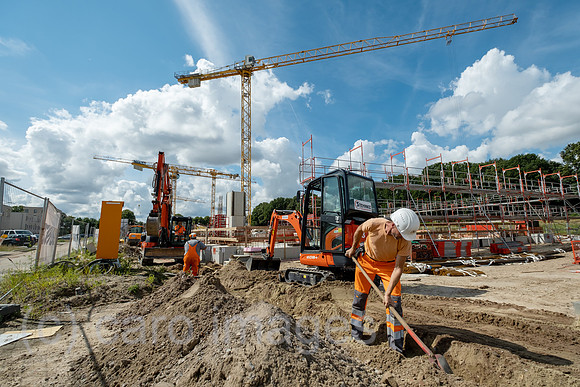 Deutschland, Bremen - Baustelle fuer eine Wohnsiedlung