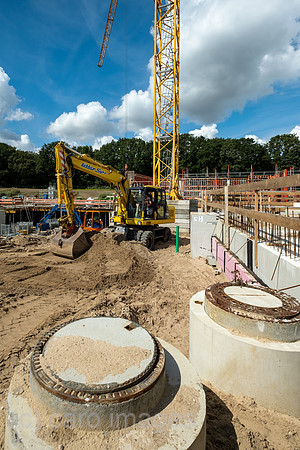 Deutschland, Bremen - Baustelle fuer eine Wohnsiedlung