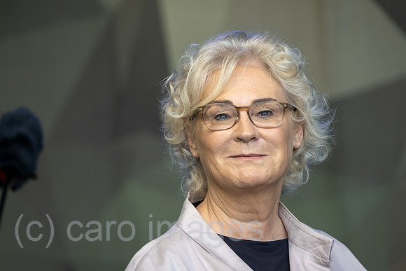 Deutschland, Warendorf - Christine Lambrecht, Bundesministerin der Verteidigung (SPD) beim Tag der Bundeswehr
