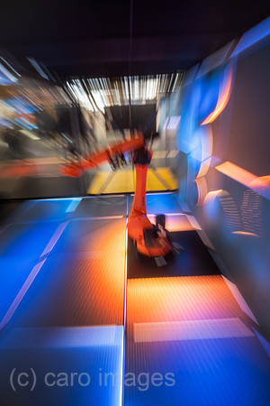 Deutschland, Hannover - Hannover-Messe, SAP-Messestand mit einem Kuka-Roboterarm als Teil einer Lightshow