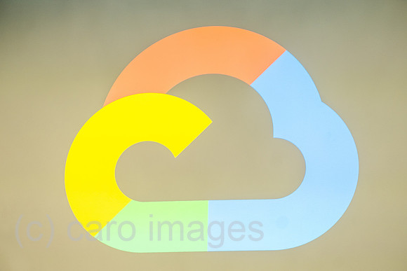 Deutschland, Hannover - Hannover-Messe, Logo Google Cloud am Messestand von Google
