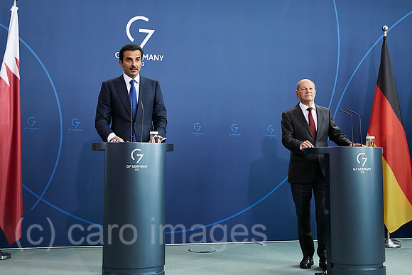 Berlin, Deutschland -  Der Emir von Katar Tamim bin Hamad Al Thani und Bundeskanzler Olaf Scholz.