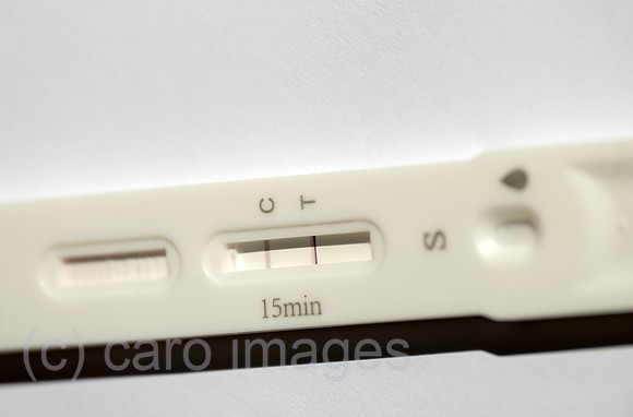 Deutschland, Bremen - Positiver Corona-Schnelltest