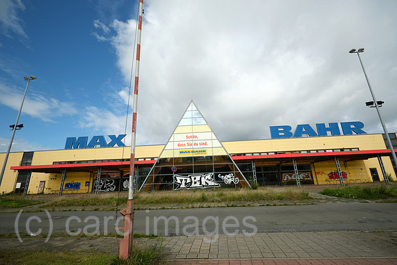 Deutschland, Bremen - Baumarkt der pleite gegangenen Kette Max Bahr (Insolvenz 2013), die zu Praktiker gehoerte
