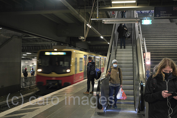 Deutschland, Berlin - S-Bahnhof Ostkreuz
