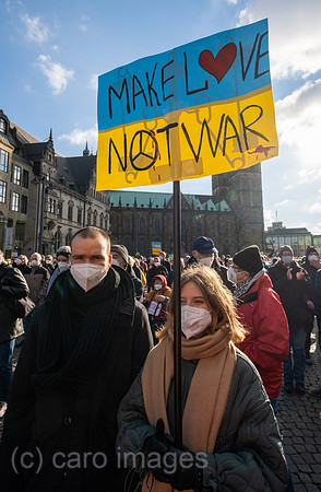 Deutschland, Bremen - We stand with Ukraine - Demonstration gegen Putins Krieg gegen die Ukraine